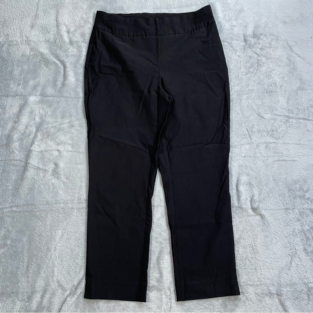 Chico’s Pants 0.5 (US 6 / Small) So Slimming Brigitte Crop Pull On Stretch Black